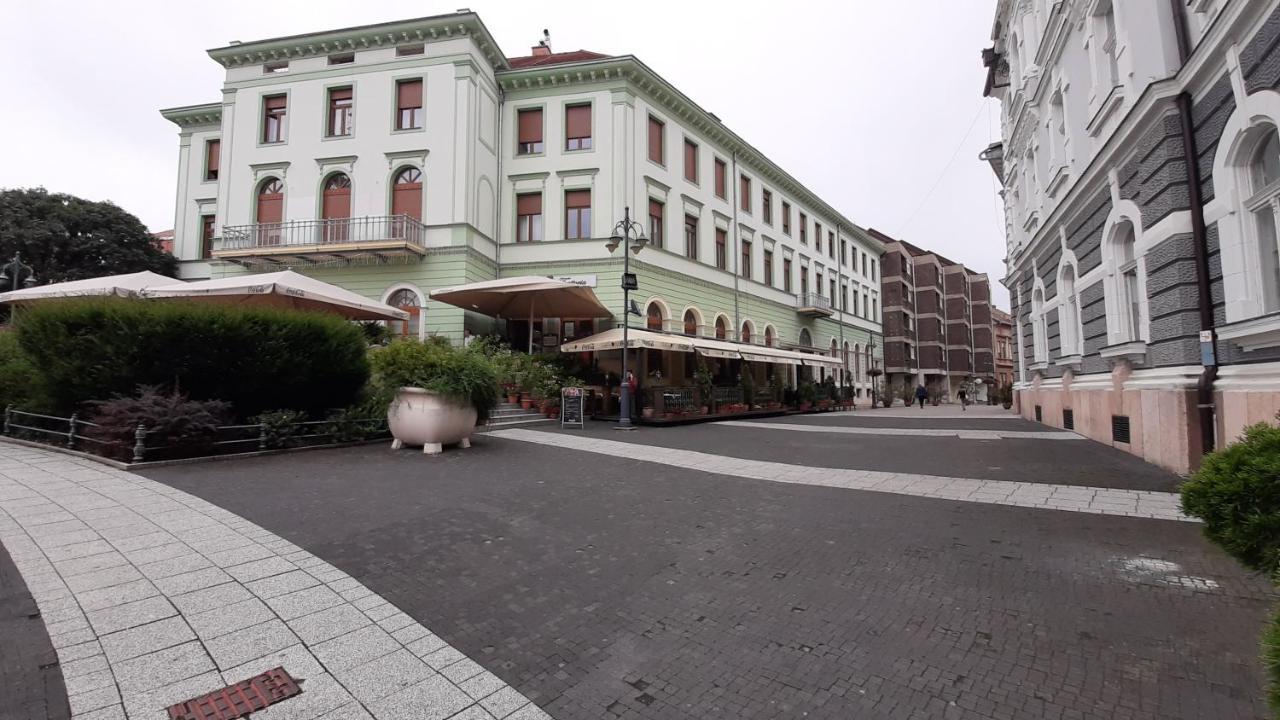 Mhc Studio Kaposvár Buitenkant foto